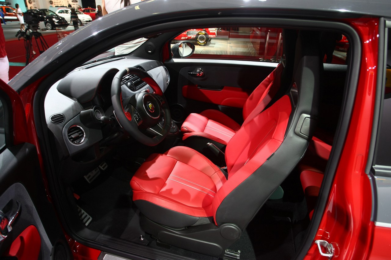 abarth-595-turismo-motorshow-bologna-2011_6.jpg