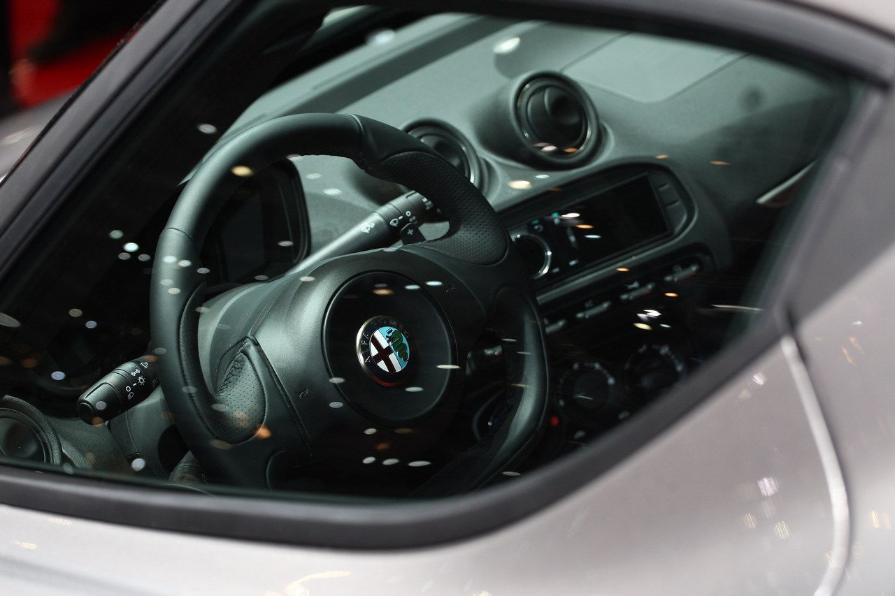 alfa_romeo_4c_salone_di_ginevra_2013_24.jpg
