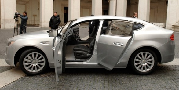 de-tomaso-slc-2012-2.jpg