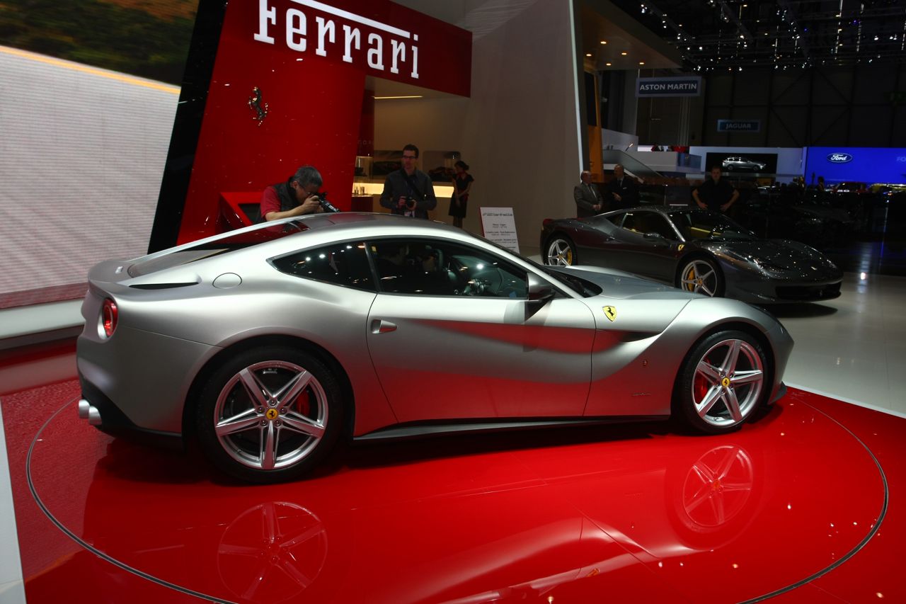 ferrari-f12-berlinetta-alluminio-e-interni-salone-di-ginevra-2012-05.jpg