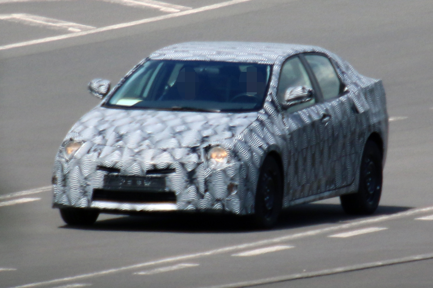 http://www.motorionline.com/wp-content/gallery/foto-spia-8-luglio-2016-nuova-toyota-avensis/Toyota-Avensis-002.jpg Toyota-Avensis-002