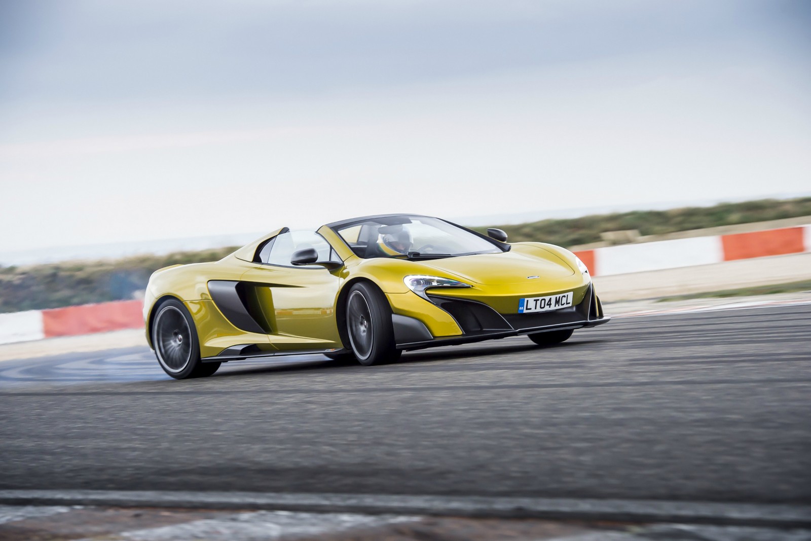 McLaren-675LT-Spider-2015-6.jpg