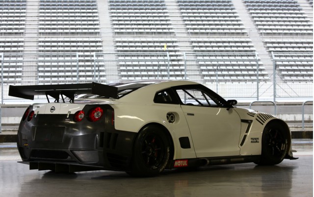 nissan-gt-r-gt1-race-car_100304084_m.jpg