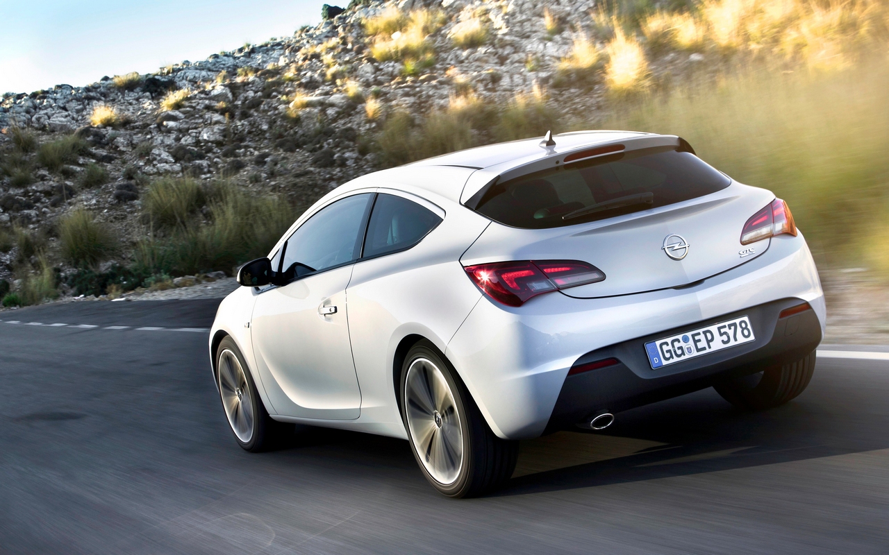 Opel Astra GTC - Maiorca - 2011