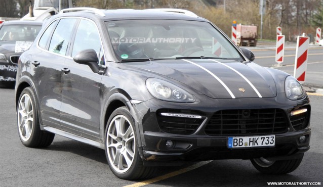 porsche_cayenne_turbo_s_foto_spia_20-04-2011_04.jpg