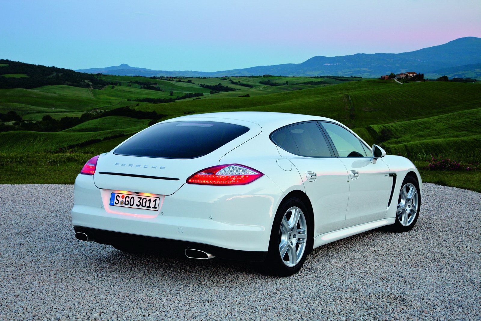 Altre Foto della Galleria: Porsche Panamera Diesel 2011