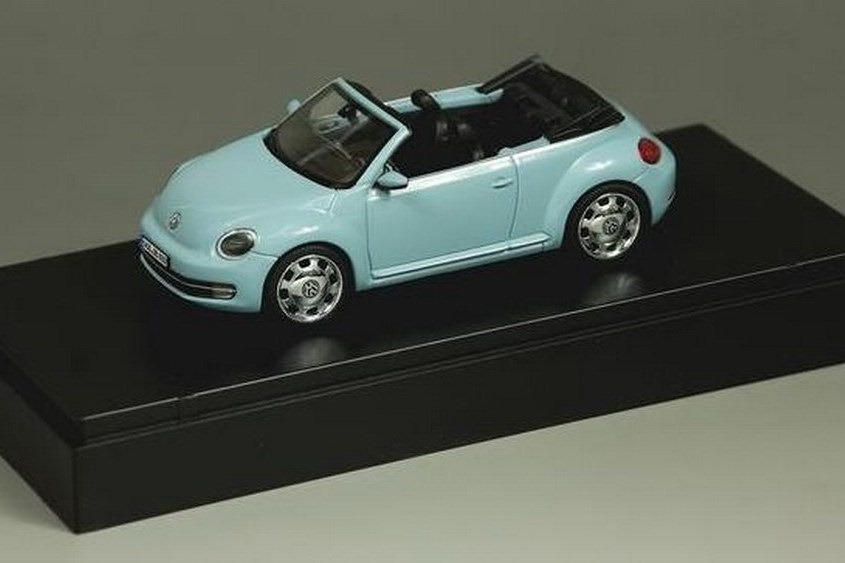 volkswagen-maggiolino-cabriolet-modellini-4.jpg