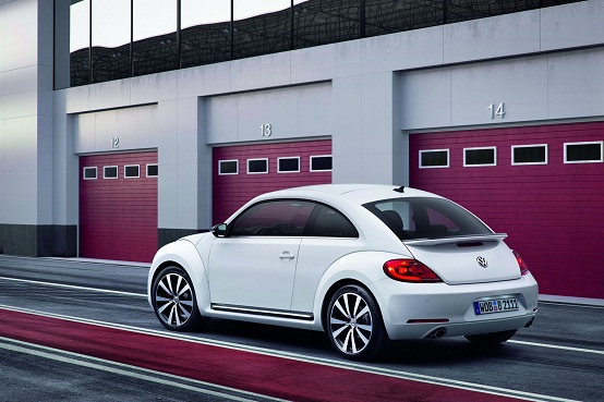 Volkswagen Beetle la versione R e la versione Cabrio nel 2012