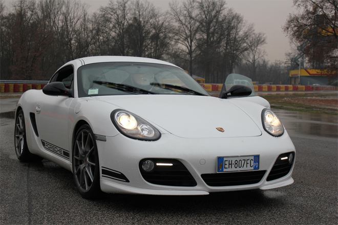 Porsch Cayman R - Stile