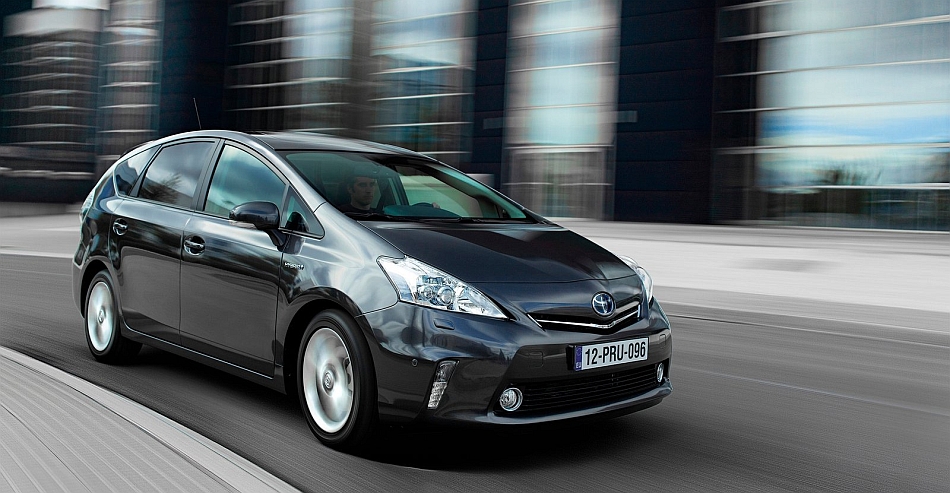 2013-Toyota-Prius-V-Front-3-4-Right-City-Cruising