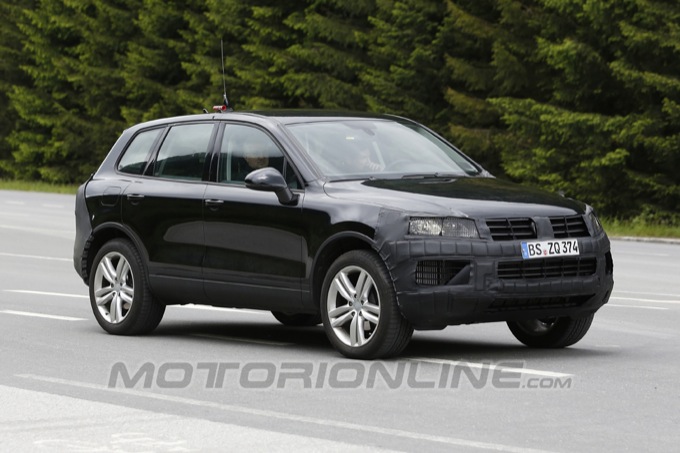 Volkswagen Touareg facelift, nuovo video spia dalle montagne