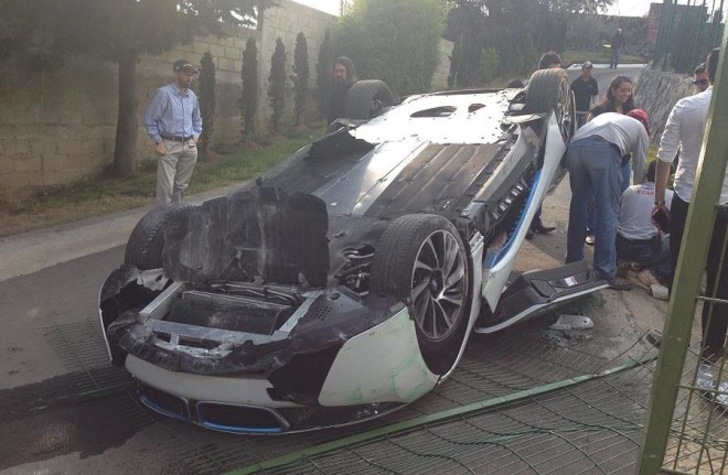 BMW i8 - incidente test drive in Messico (3)