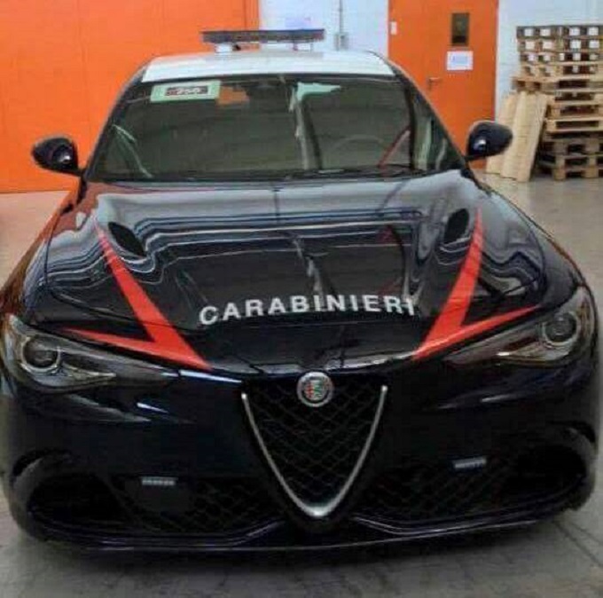 Alfa-Romeo-Giulia-Carabinieri.jpg
