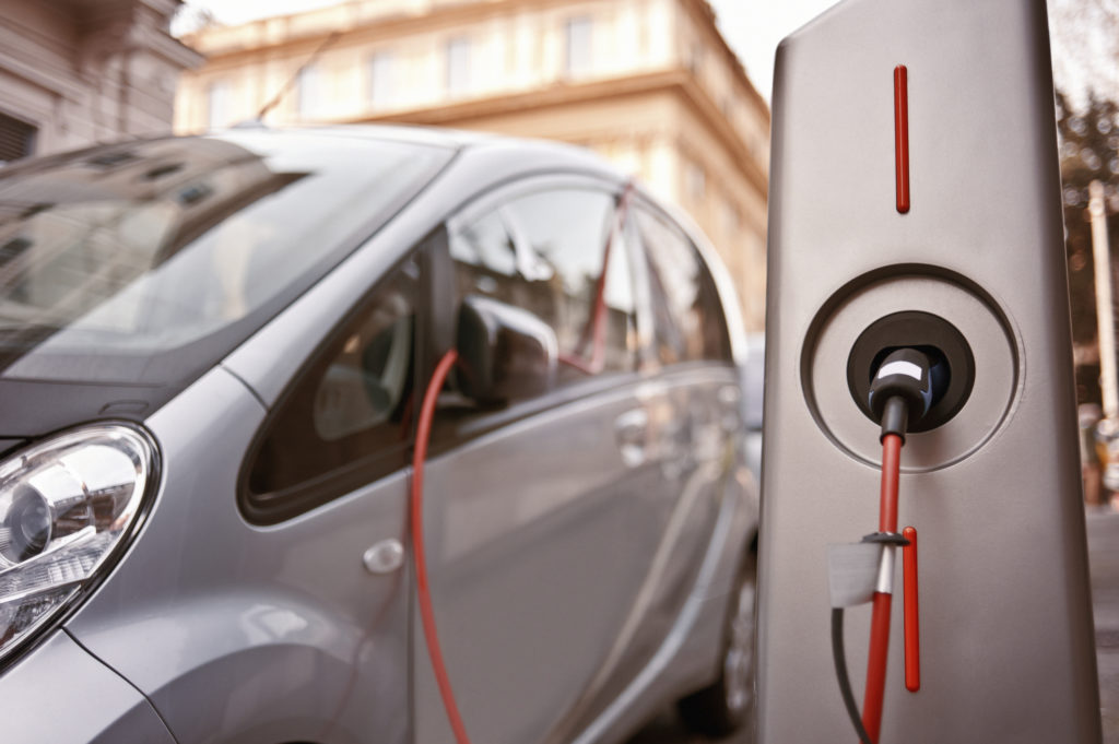 Rete di ricarica per veicoli elettrici in Italia, c’è l’ok del Cipe