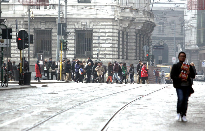 Smog - Blocco traffico a Milano, scatta il secondo livello: chi potrà circolare Smog - Blocco traffico a Milano, scatta il secondo livello: chi potrà circolare