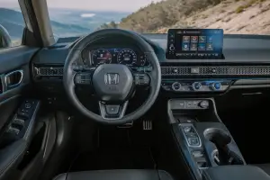 Honda Civic e:HEV 2023 - come va