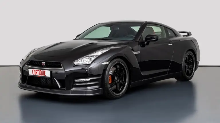 Nissan GT-R Black Edition Sebastian Vettel - 2