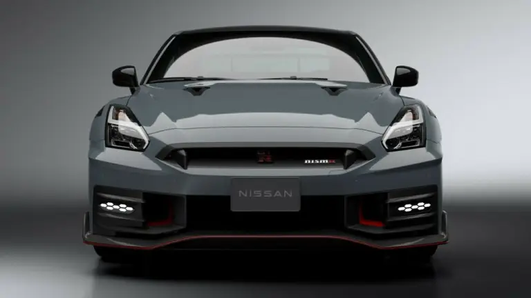 Nissan GT-R 2024 - 12