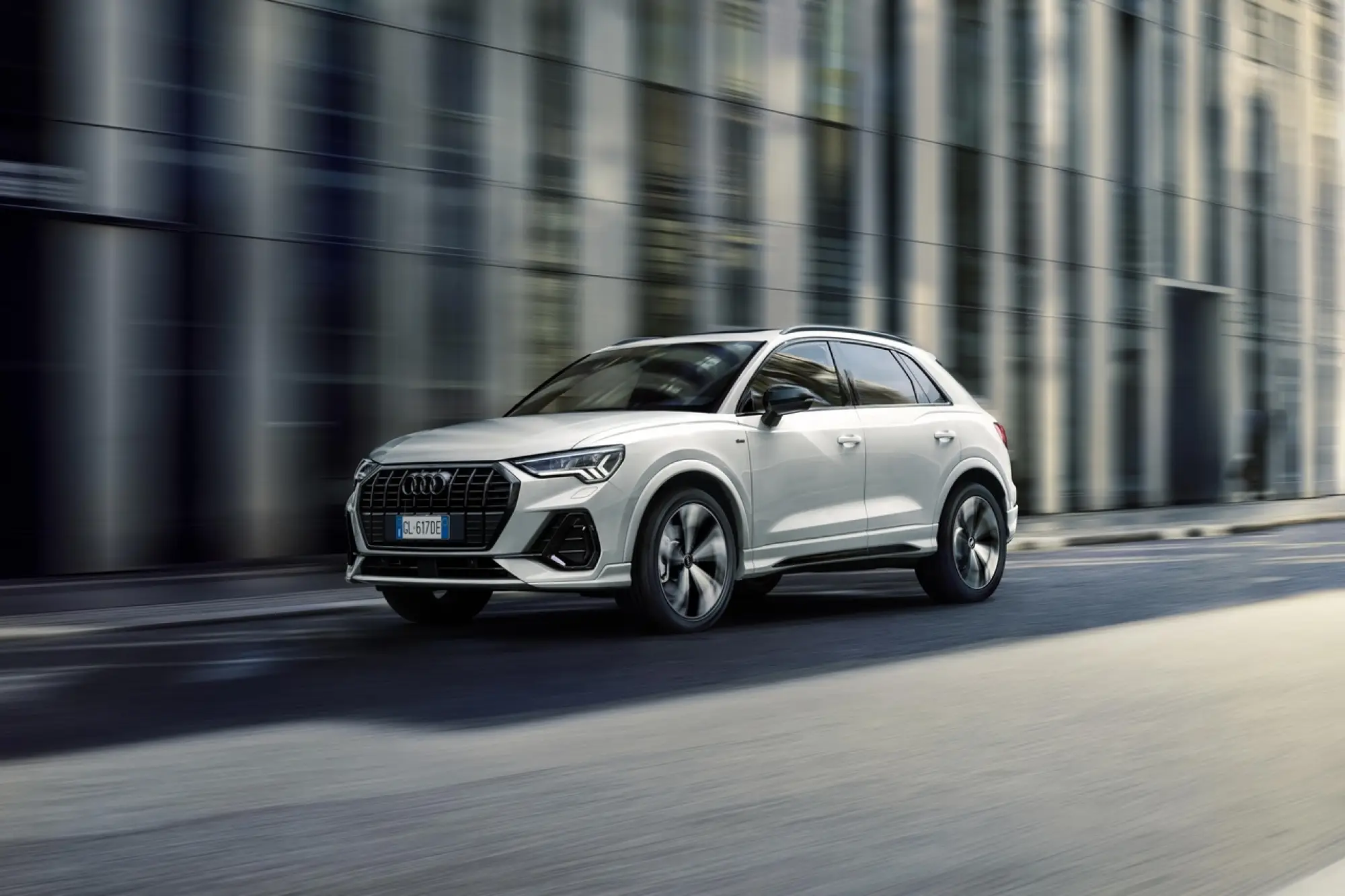 Audi A3, Q3 e Q5 Identity Black - 1