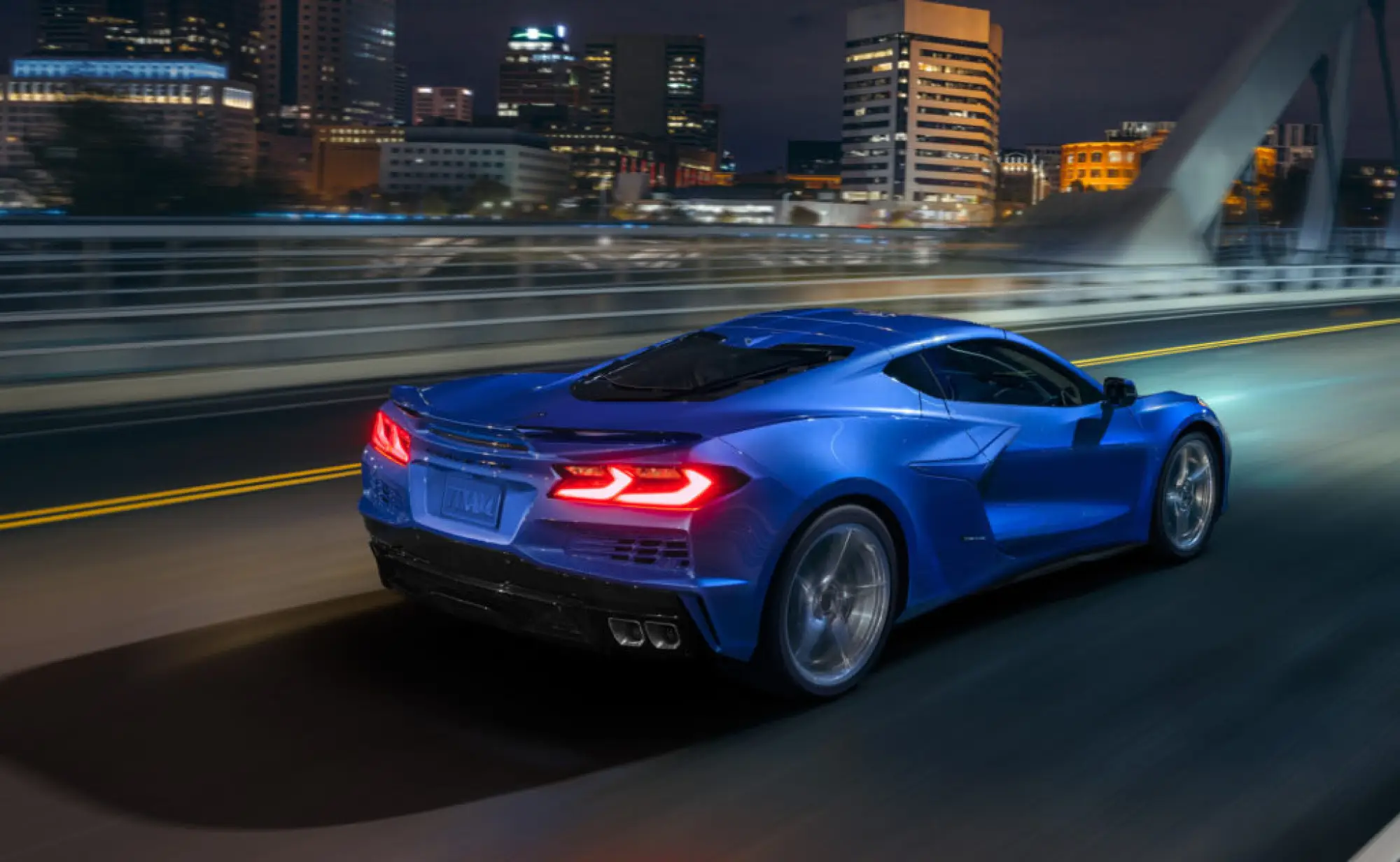 Chevrolet Corvette E-Ray - 16