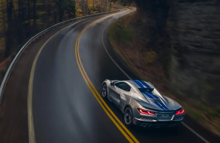 Chevrolet Corvette E-Ray - 10