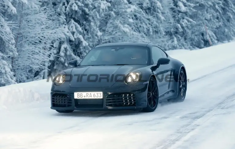 Porsche 911 2023 - Foto spia 19-01-2023 - 7