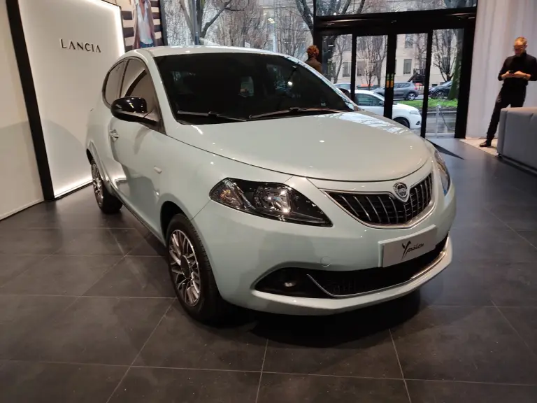 Lancia Ypsilon 2023 - Foto live - 11