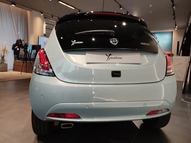 Lancia Ypsilon 2023 - Foto live - 10