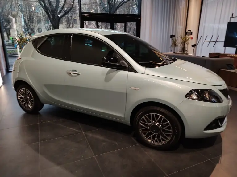 Lancia Ypsilon 2023 - Foto live - 4