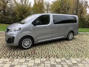 Peugeot e-Traveller 2023 - Come va