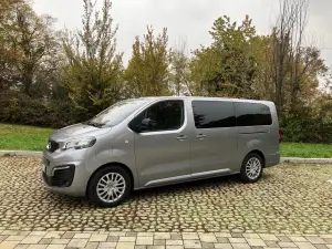 Peugeot e-Traveller 2023 - Come va