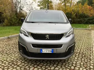 Peugeot e-Traveller 2023 - Come va