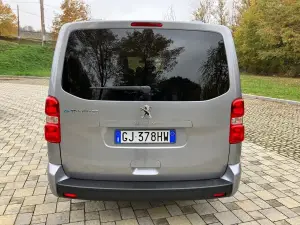 Peugeot e-Traveller 2023 - Come va