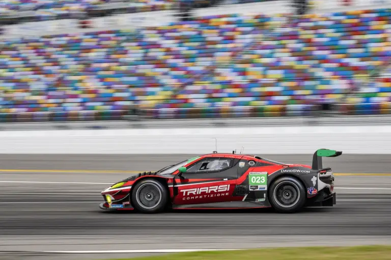 Ferrari 296 GT3 Roar Before the 24 - 6