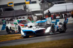 BMW M Hybrid V8 Roar Before the 24