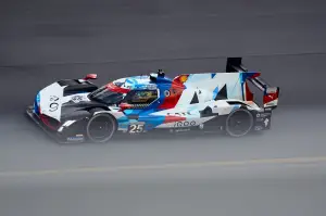 BMW M Hybrid V8 Roar Before the 24