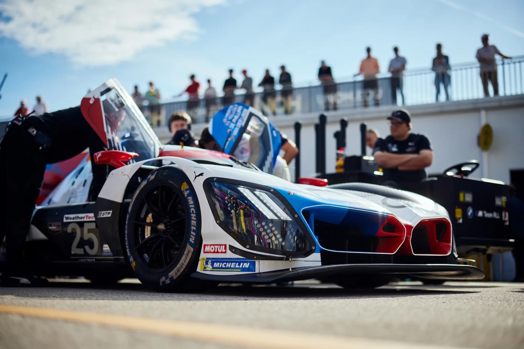 BMW M Hybrid V8 Roar Before the 24 - 12