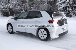 Volkswagen ID 3 - Foto spia 24-1-2023
