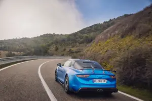 Alpine A110 R - Foto in strada e pista - 8