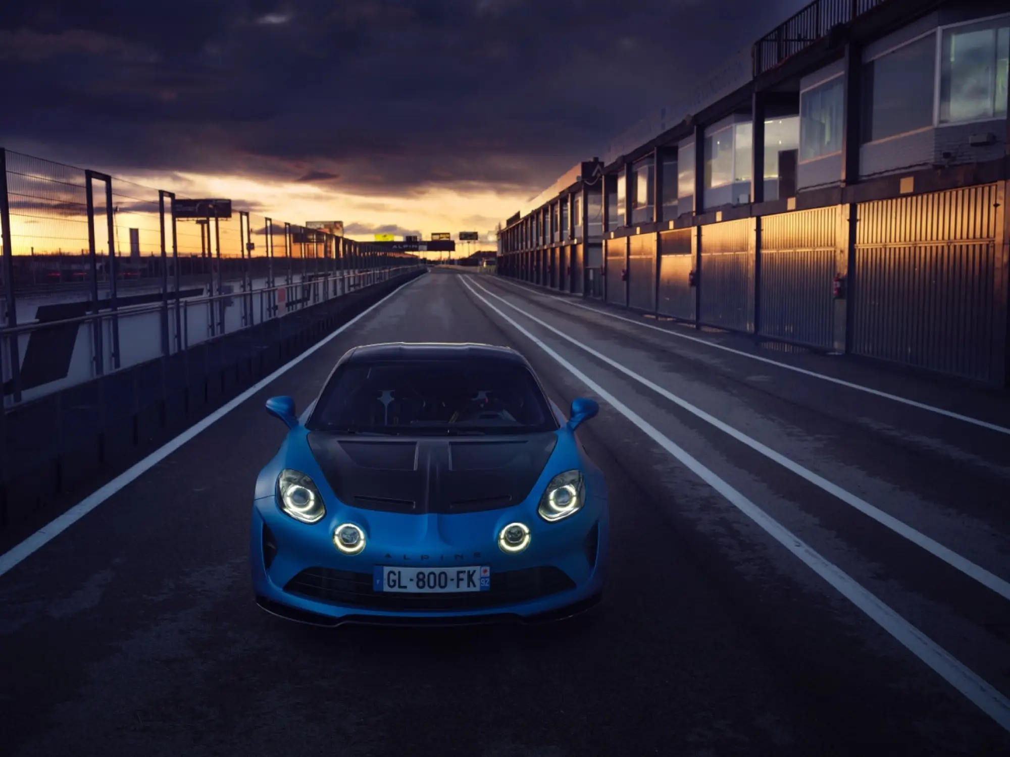 Alpine A110 R - Foto in strada e pista - 15