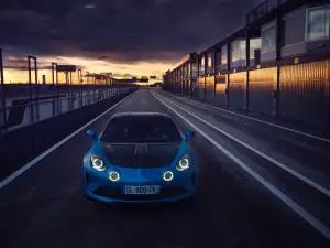 Alpine A110 R - Foto in strada e pista - 15