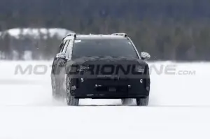 Hyundai Santa Fe 2024 - Foto Spia 31-01-2023 - 1