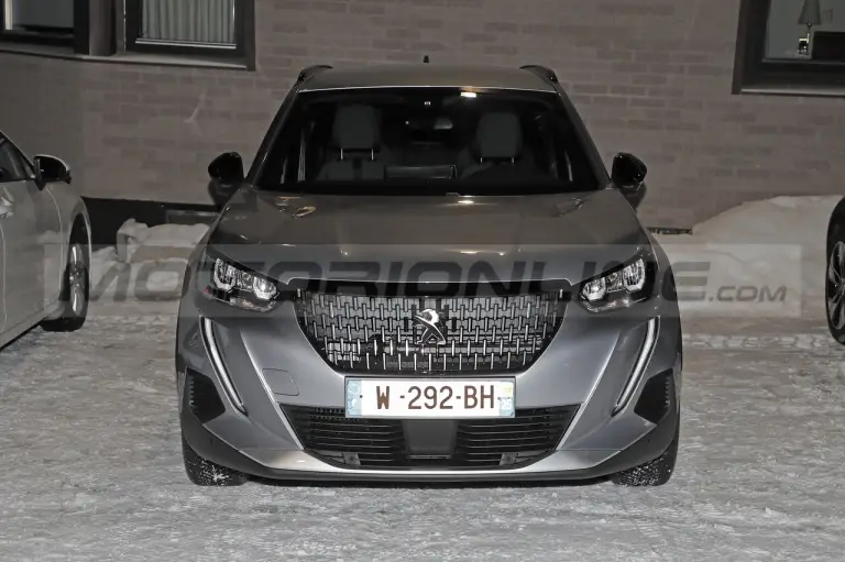 Peugeot 2008 2024 - Foto Spia 31-01-2023 - 4