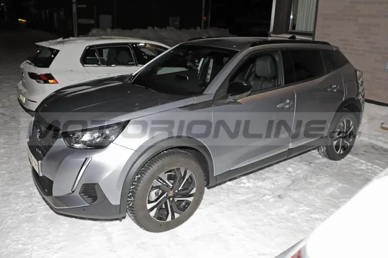 Peugeot 2008 2024 - Foto Spia 31-01-2023 - 1