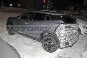 Peugeot 2008 2024 - Foto Spia 31-01-2023 - 6