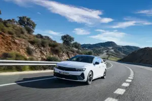 Opel Astra e Grandland GSe 2023 - Prova su strada