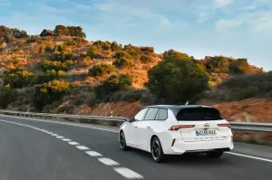 Opel Astra e Grandland GSe 2023 - Prova su strada