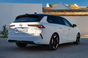 Opel Astra e Grandland GSe 2023 - Prova su strada
