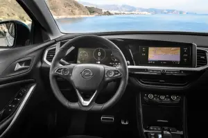 Opel Astra e Grandland GSe 2023 - Prova su strada