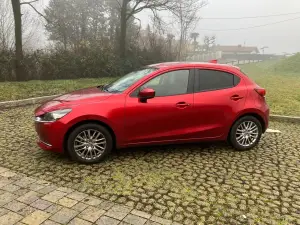 Mazda2 2023 - Come va